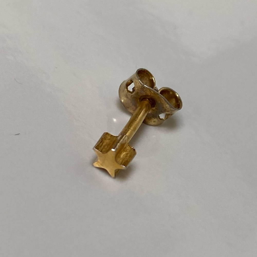 5/$25 - Gold-tone Single Star Stud